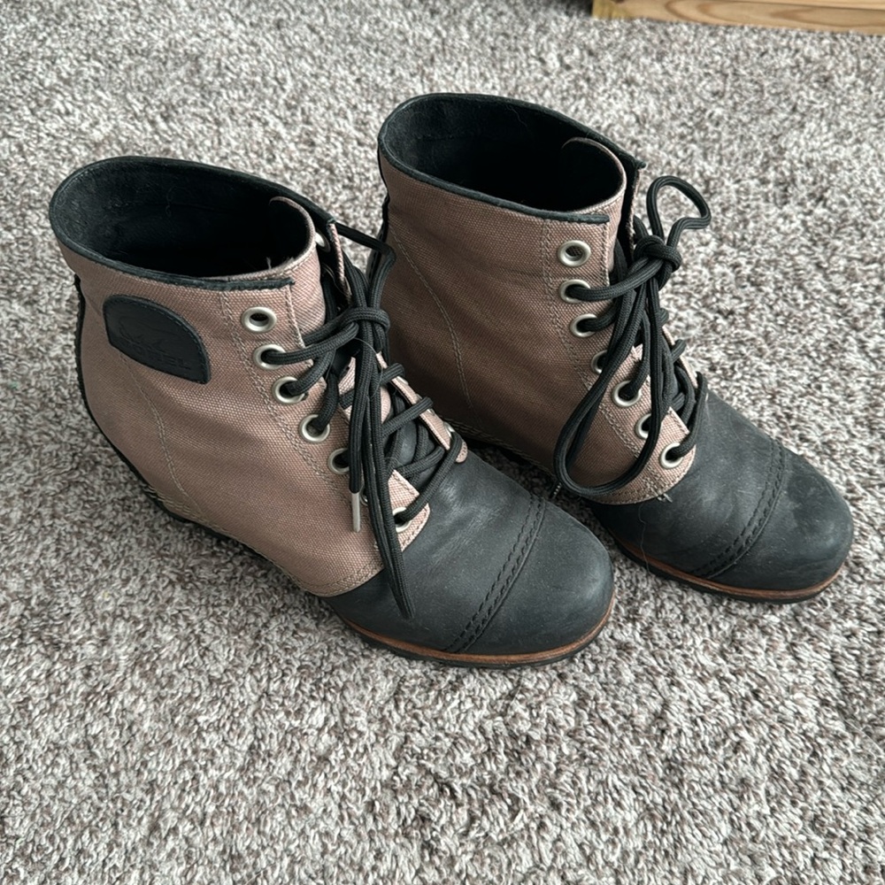 Sorel Wedges - Black and Tan